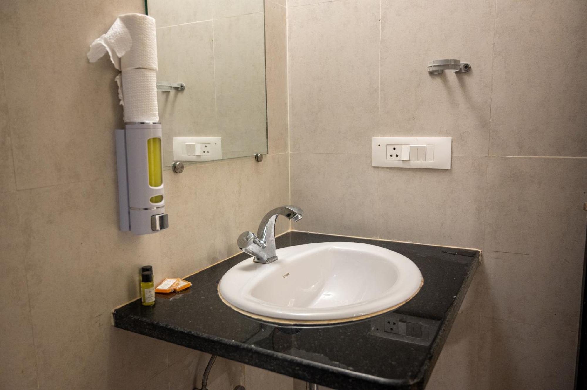 Ronnie'S Studio Apartment Arpora Εξωτερικό φωτογραφία